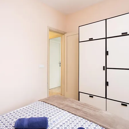 Live Obispo Perez Caceres Apartment *